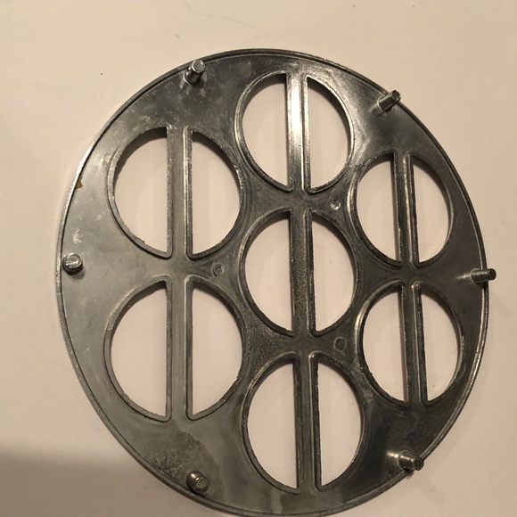 Metal perogie maker, 14 perogies pop out of this little lovely- good condition. - Picture 4 of 5